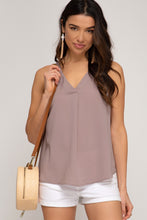 Load image into Gallery viewer, Sleeveless Pleat Front Tank