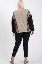 Load image into Gallery viewer, Leopard Block Sleeve Sweater (PLUS)