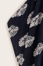 Load image into Gallery viewer, Vintage Pattern Print Hanky Hem Kimono