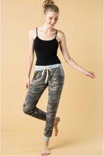 Load image into Gallery viewer, Camo Joggers