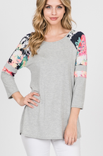 Load image into Gallery viewer, 3/4 Sleeve Floral and Solid Contrast Top