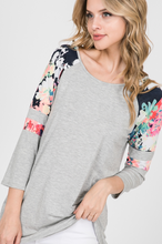 Load image into Gallery viewer, 3/4 Sleeve Floral and Solid Contrast Top