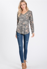 Load image into Gallery viewer, Sequin Long Sleeve V Neck