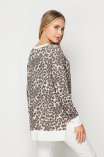 Load image into Gallery viewer, Leopard Oversize Top