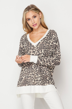 Load image into Gallery viewer, Leopard Oversize Top