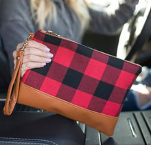 Load image into Gallery viewer, Buffalo Plaid Wristlet